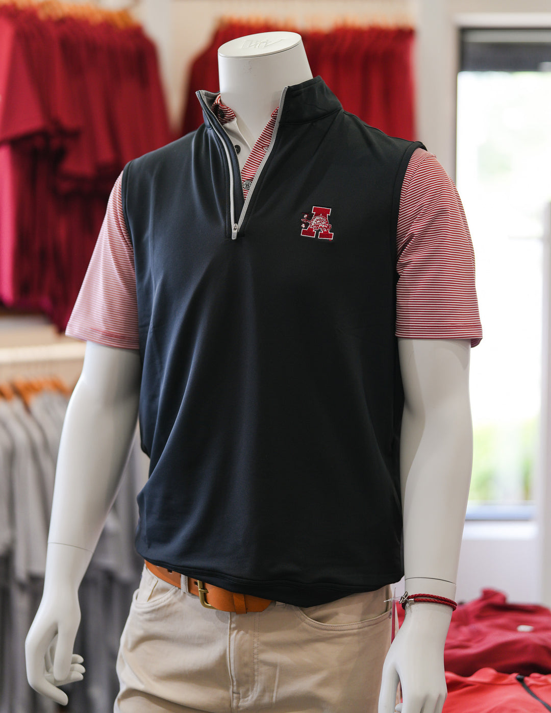 Peter Millar Hog in Front of 'A' Performance 1/4 Vest | Black