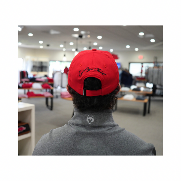 Curly Tail Performance Hat| Crimson